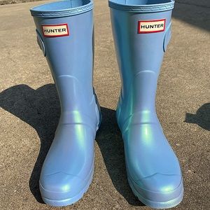 RAIN BOOT - HUNTER SHORT WELLINGTON (BLUE IRIDESCENT SHIMMER)